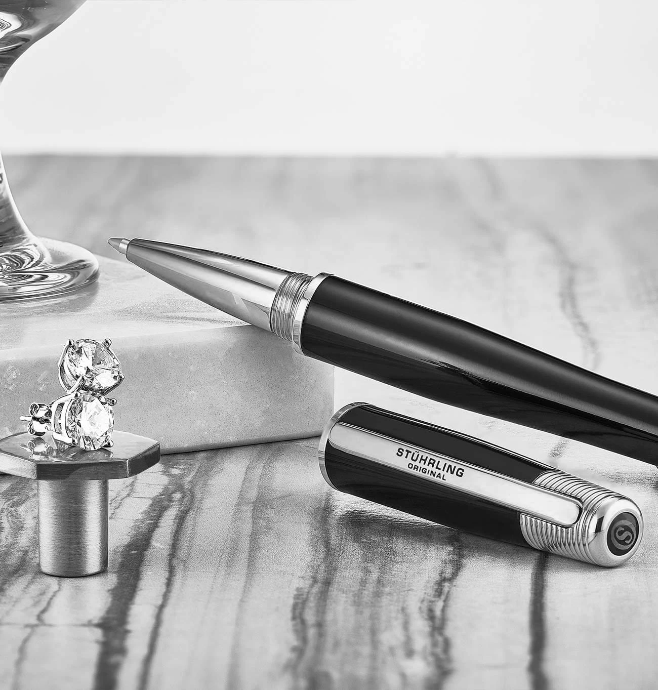 Fashion Time Quartz Set With Signature Pen And Stud Earring(Fashion Time Quartz Set With Free Signature Pen And Diamond Stud Earring) 2 Fashion Time Quartz Set With Signature Pen And Stud Earring(Fashion Time Quartz Set With Free Signature Pen And Diamond Stud Earring) - Image 2